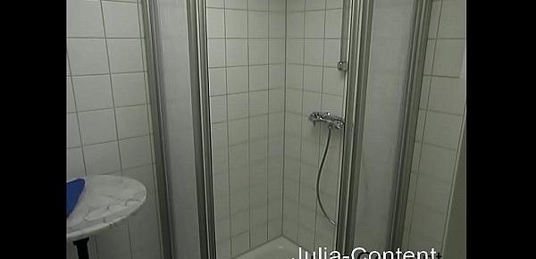  Spy-Cam shows showering
